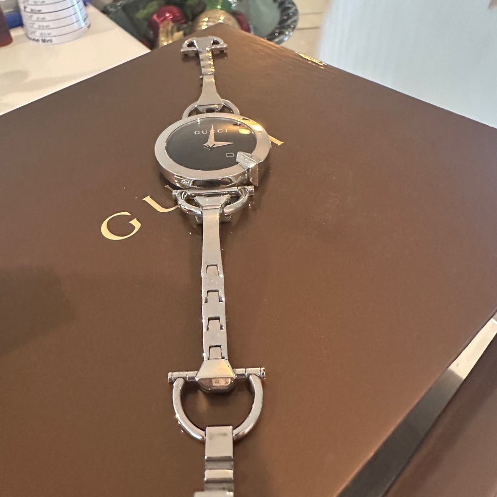 Gorgeous Gucci Horsebit Stainless Steel Watch - Picture 4 of 7